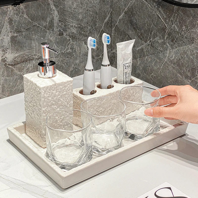 Home Essentials Bathroom Accessories - Essentiële badkameraccessoireset, shampooflessen, mondwaterbeker, badkamermeubel, schoonmaakartikel